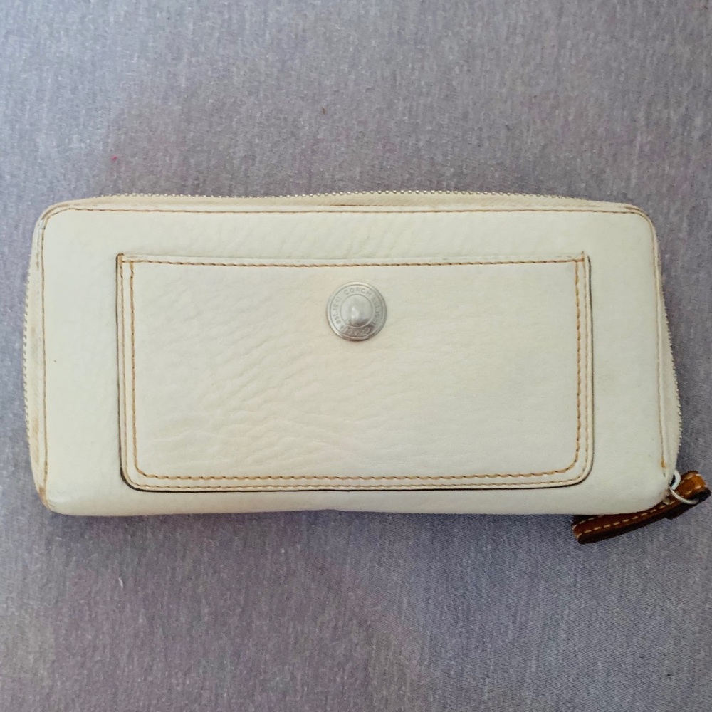 white coach wallet
